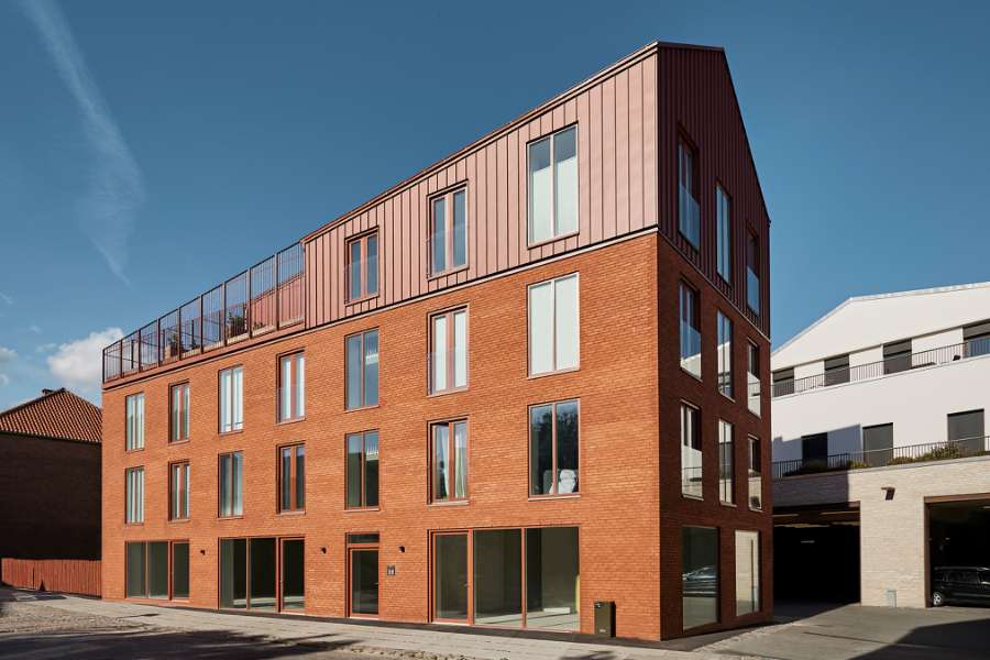 Atypisk asymmetri med stål på toppen, Bjerggade 2, 4600 Køge